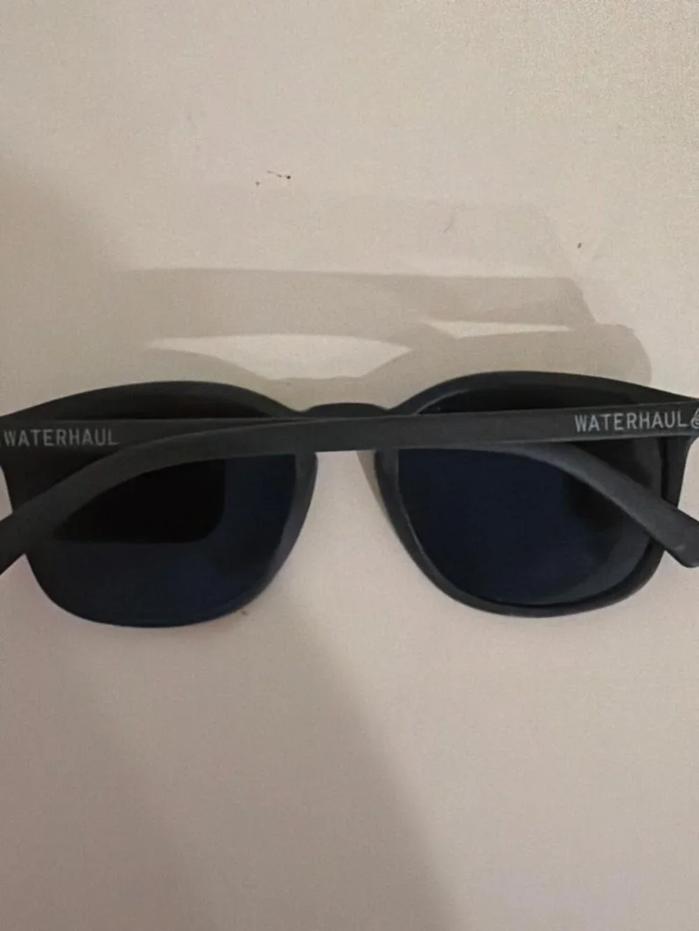 Waterhaul dark gray round sunglasses